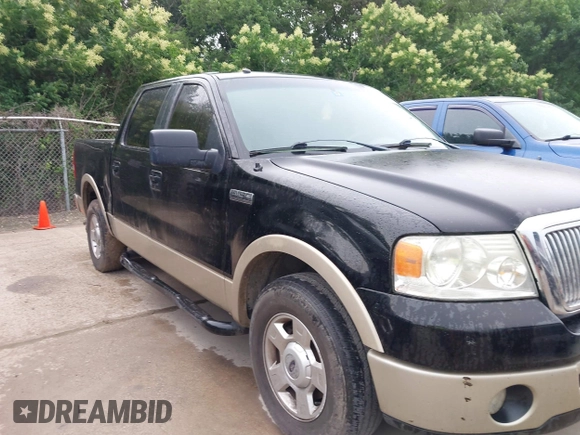 2007 Ford F-150 XLT z VIN 1FTPW12V07KC52261, wystawiony jako IAAI lot #42288922 z przebiegiem 298 361 mil mil oraz . Historia ofert i sprzedaży dostępna na DreamBid. Obrazek 6.