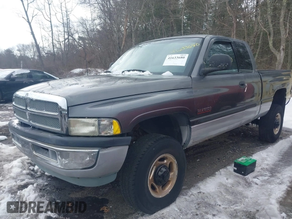 2001 Dodge Ram 2500 with VIN 3B7KF23681G808869, listed as a IAAI auction lot 41633680 with 154,452 mi miles. Bid and sale history available at carsss.com. Image 2.