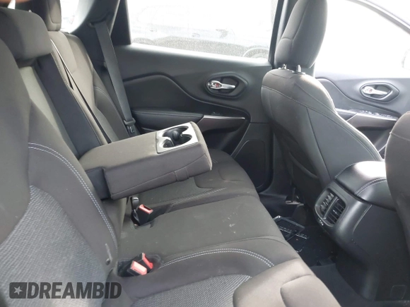2019 Jeep Cherokee Latitude with VIN 1C4PJLCB2KD331698, listed as a IAAI auction lot 41175485 with 85,821 mi miles. Bid and sale history available at carsss.com. Image 8.