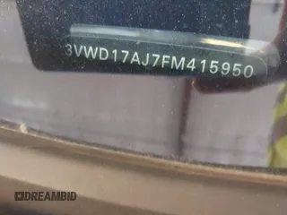 2015 Volkswagen Jetta SE z VIN 3VWD17AJ7FM415950, wystawiony jako IAAI lot #42202024 z przebiegiem 107 877 mil mil oraz . Historia ofert i sprzedaży dostępna na DreamBid. Obrazek 9.