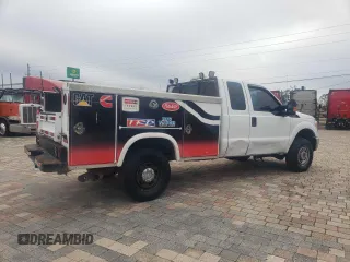 2014 Ford F-250 XL z VIN 1FT7X2BT4EEA78482, wystawiony jako Copart lot #62731915 z przebiegiem 235 126 mil mil oraz Czysty tytuł • Clean title. Historia ofert i sprzedaży dostępna na DreamBid. Obrazek 4.