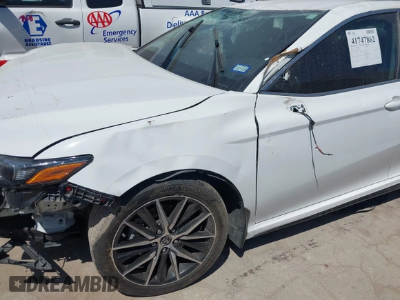 2023 Toyota Camry SE z VIN 4T1G11AK1PU774077, wystawiony jako IAAI lot #41747862 z przebiegiem 63 106 mil mil oraz . Historia ofert i sprzedaży dostępna na DreamBid. Obrazek 17.