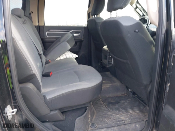 2019 Ram 2500 Big Horn with VIN 3C6UR5DJ8KG570650, listed as a IAAI auction lot 41646906 with 187,522 mi miles. Bid and sale history available at carsss.com. Image 8.
