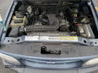 2000 Ford Explorer XLS z VIN 1FMZU62X7YZA65813, wystawiony jako Copart lot #72015374 z przebiegiem 372 066 mil mil oraz Nie do naprawy • Non repairable. Historia ofert i sprzedaży dostępna na DreamBid. Obrazek 13.