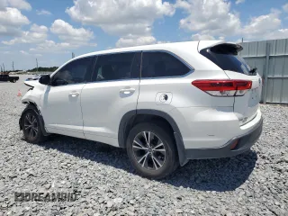 2017 Toyota Highlander LE with VIN 5TDZZRFH6HS220332, listed as a Copart auction lot 57822285 with 167,184 mi miles and Salvage title. Bid and sale history available at DreamBid. Image 2.