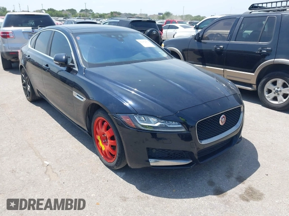 2016 Jaguar XF 35t Premium z VIN SAJBD4BV2GCY07904, wystawiony jako IAAI lot #42252672 z przebiegiem 106 383 mil mil oraz . Historia ofert i sprzedaży dostępna na DreamBid. Obrazek 1.