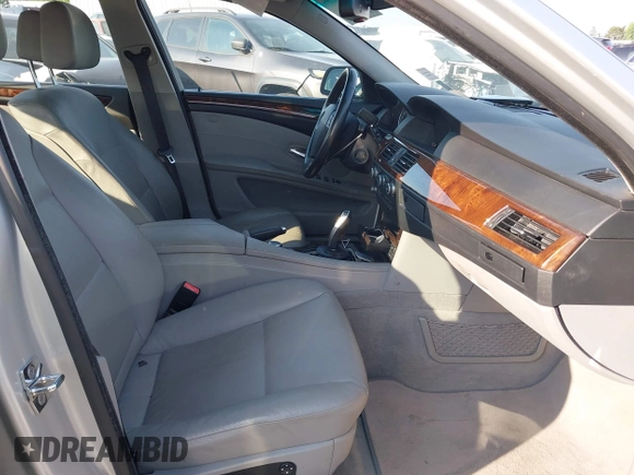 2009 BMW 5 Series 528i with VIN WBANU53569C122711, listed as a IAAI auction lot 42082909 with 157,581 mi miles and . Bid and sale history available at carsss.com. Image 5.