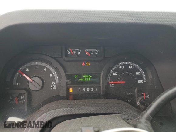 2013 Ford Econoline Cargo Commercial z VIN 1FTNE2EL8DDB01341, wystawiony jako Copart lot #43247025 z przebiegiem 146 232 mil mil oraz Szkody całkowita. Historia ofert i sprzedaży dostępna na DreamBid. Obrazek 9.
