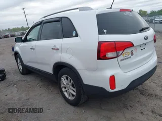 2015 Kia Sorento LX with VIN 5XYKT4A73FG593195, listed as a IAAI auction lot 42088661 with 202,650 mi miles. Bid and sale history available at carsss.com. Image 3.