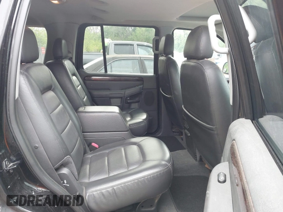 2004 Ford Explorer Limited z VIN 1FMZU75W14UA80825, wystawiony jako IAAI lot #42091460 z przebiegiem 185 148 mil mil oraz . Historia ofert i sprzedaży dostępna na DreamBid. Obrazek 8.