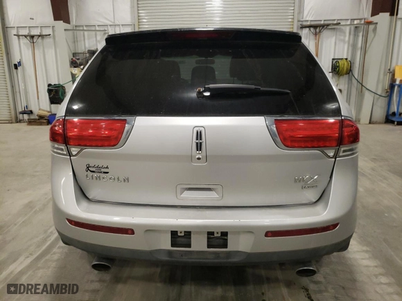 2011 Lincoln MKX with VIN 2LMDJ8JK3BBJ19661, listed as a Copart auction lot 46684865 with 177,795 mi miles and Salvage Title. Bid and sale history available at carsss.com. Image 6.
