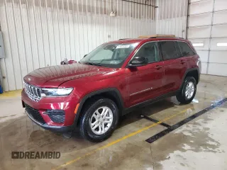 2023 Jeep Grand Cherokee Laredo z VIN 1C4RJHAG1PC568930, wystawiony jako Copart lot #57451085 z przebiegiem 22 866 mil mil oraz Szkoda całkowita • Salvage title. Historia ofert i sprzedaży dostępna na DreamBid. Obrazek 1.