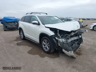 2014 Toyota Highlander XLE with VIN 5TDKKRFH6ES022853, listed as a IAAI auction lot 41453592 with 67,877 mi miles. Bid and sale history available at carsss.com. Image 1.
