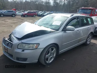2008 Volvo V50 with VIN YV1MW390582394948, listed as a IAAI auction lot 41649127 with 180,135 mi miles. Bid and sale history available at carsss.com. Image 2.
