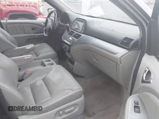 2008 Honda Odyssey Touring with VIN 5FNRL38888B018625, listed as a IAAI auction lot 41383235 with 215,255 mi miles. Bid and sale history available at carsss.com. Image 5.