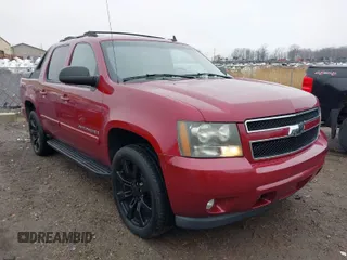 2007 Chevrolet Avalanche LTZ with VIN 3GNFK12327G250385, listed as a IAAI auction lot 42017322 with 243,674 mi miles. Bid and sale history available at carsss.com. Image 1.