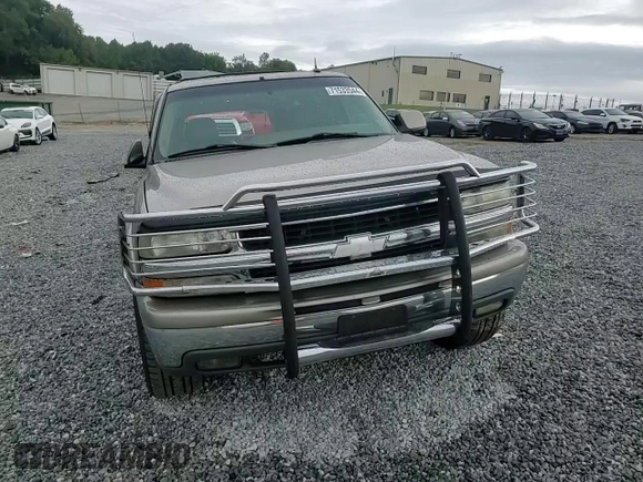 2003 Chevrolet Suburban LT with VIN 3GNEC16Z13G215015, listed as a Copart auction lot 71533544 with 430,252 mi miles and Salvage Title. Bid and sale history available at carsss.com. Image 12.