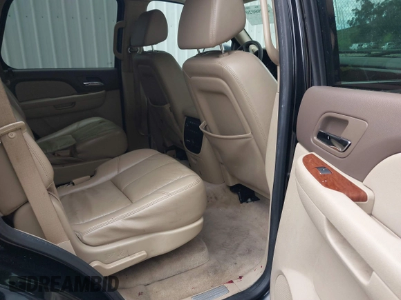 2008 GMC Yukon SLT 4SB with VIN 1GKFC13J18R118629, listed as a IAAI auction lot 41798020 with 215,760 mi miles and . Bid and sale history available at DreamBid. Image 8.