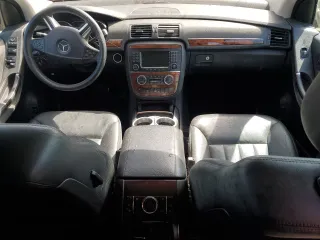 2007 Mercedes-Benz R 5.0L с VIN 4JGCB75E77A043433, выставлен на аукционе Copart как лот 61778905 с пробегом Не указан миль и Чистый • Clean title. История ставок и продаж доступна на DreamBid. Изображение 8.