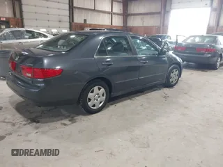 2005 Honda Accord LX z VIN 1HGCM56455A012740, wystawiony jako IAAI lot #42530384 z przebiegiem 266 731 mil mil oraz . Historia ofert i sprzedaży dostępna na DreamBid. Obrazek 4.