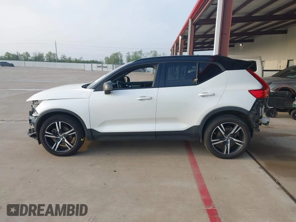 2019 Volvo XC40 R-Design z VIN YV4AC2HM7K2149105, wystawiony jako IAAI lot #41857899 z przebiegiem 122 736 mil mil oraz . Historia ofert i sprzedaży dostępna na DreamBid. Obrazek 14.