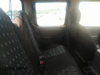 2000 Nissan Frontier XE z VIN 1N6ED27TXYC375617, wystawiony jako IAAI lot #42411448 z przebiegiem 381 933 mil mil oraz . Historia ofert i sprzedaży dostępna na DreamBid. Obrazek 8.