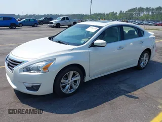 2014 Nissan Altima 2.5 with VIN 1N4AL3AP0EC110695, listed as a IAAI auction lot 41982775 with 105,395 mi miles. Bid and sale history available at carsss.com. Image 2.