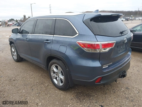 2015 Toyota Highlander Limited with VIN 5TDDKRFH6FS092511, listed as a IAAI auction lot 42082706 with 137,384 mi miles. Bid and sale history available at carsss.com. Image 3.