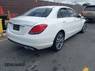 2021 Mercedes-Benz C 300 z VIN W1KWF8DB8MR605913, wystawiony jako IAAI lot #42098934 z przebiegiem 41 085 mil mil oraz . Historia ofert i sprzedaży dostępna na DreamBid. Obrazek 4.