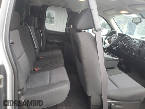 2011 GMC Sierra 1500 SLE z VIN 1GTR2VE38BZ165813, wystawiony jako Copart lot #57884825 z przebiegiem 112 027 mil mil oraz Szkoda całkowita • Salvage title. Historia ofert i sprzedaży dostępna na DreamBid. Obrazek 10.