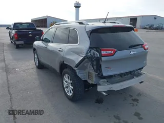 2014 Jeep Cherokee Latitude z VIN 1C4PJMCS8EW230213, wystawiony jako IAAI lot #42011183 z przebiegiem 133 299 mil mil oraz . Historia ofert i sprzedaży dostępna na DreamBid. Obrazek 18.