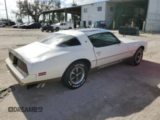 1978 Pontiac Firebird z VIN 2U87K8L123850, wystawiony jako Copart lot #79076374 z przebiegiem 64 829 mil mil oraz Szkody całkowita. Historia ofert i sprzedaży dostępna na DreamBid. Obrazek 3.