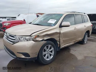 2011 Toyota Highlander with VIN 5TDZK3EH3BS038579, listed as a IAAI auction lot 37866988 with 128,956 mi miles. Bid and sale history available at carsss.com. Image 14.