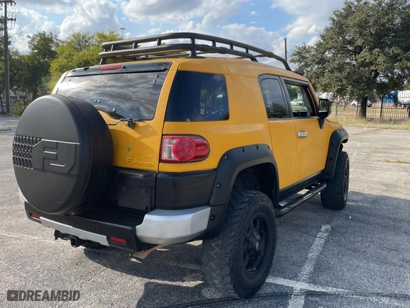 2008 Toyota FJ Cruiser with VIN JTEBU11F28K007078, listed as a Copart auction lot 78932804 with 184,271 mi miles and Clean Title. Bid and sale history available at carsss.com. Image 4.