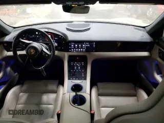 2021 Porsche Taycan z VIN WP0AA2Y13MSA14773, wystawiony jako Copart lot #69774042 z przebiegiem 15 465 mil mil oraz . Historia ofert i sprzedaży dostępna na DreamBid. Obrazek 8.