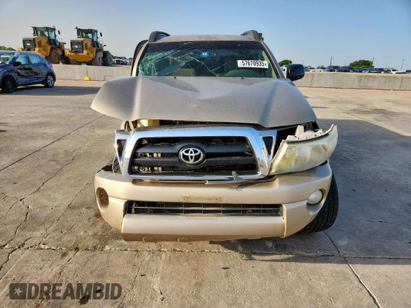 2005 Toyota Tacoma PreRunner z VIN 3TMKU72N85M003408, wystawiony jako Copart lot #57670935 z przebiegiem 247 189 mil mil oraz Szkoda całkowita • Salvage title. Historia ofert i sprzedaży dostępna na DreamBid. Obrazek 5.