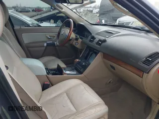 2007 Volvo XC90 V8 with VIN YV4CZ852471365438, listed as a IAAI auction lot 41448132 with 246,077 mi miles. Bid and sale history available at carsss.com. Image 5.