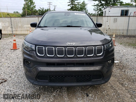 2022 Jeep Compass Latitude Lux with VIN 3C4NJDFB1NT191778, listed as a Copart auction lot 61020475 with 150,559 mi miles and Salvage title. Bid and sale history available at DreamBid. Image 5.