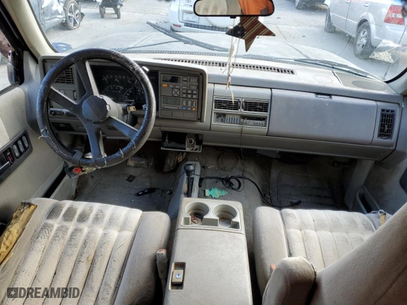 1994 Chevrolet C/K 2500 with VIN 2GCFK29K8R1315568, listed as a Copart auction lot 82931554 with 295,467 mi miles and Salvage Title. Bid and sale history available at carsss.com. Image 8.