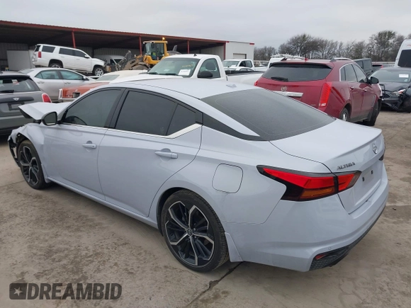 2024 Nissan Altima SR z VIN 1N4BL4CV9RN341899, wystawiony jako IAAI lot #41578146 z przebiegiem 45 595 mil mil oraz . Historia ofert i sprzedaży dostępna na DreamBid. Obrazek 3.