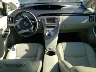 2013 Toyota Prius One z VIN JTDKN3DU5D1690773, wystawiony jako Copart lot #48426965 z przebiegiem 66 774 mil mil oraz Nie do naprawy • Non repairable. Historia ofert i sprzedaży dostępna na DreamBid. Obrazek 8.