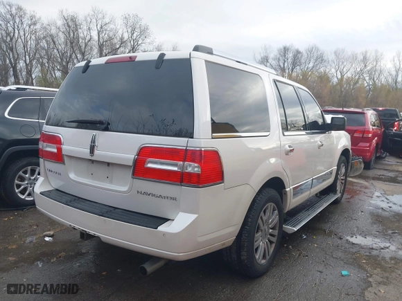 2009 Lincoln Navigator with VIN 5LMFU28519EJ01390, listed as a IAAI auction lot 40950017 with 168,469 mi miles. Bid and sale history available at carsss.com. Image 4.