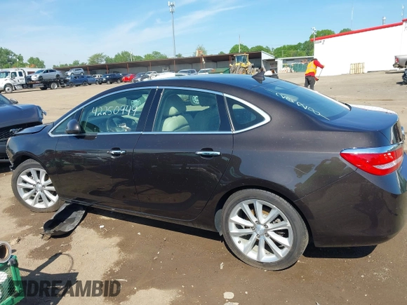 2014 Buick Verano Group z VIN 1G4PS5SK0E4123281, wystawiony jako IAAI lot #42250949 z przebiegiem 132 746 mil mil oraz . Historia ofert i sprzedaży dostępna na DreamBid. Obrazek 15.
