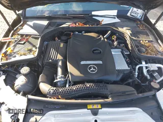 2015 Mercedes-Benz C-Class C 300 Luxury with VIN 55SWF4KB1FU063728, listed as a IAAI auction lot 41280726 with 27,010 mi miles. Bid and sale history available at carsss.com. Image 10.
