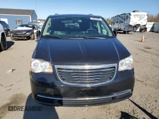 2015 Chrysler Town & Country LX with VIN 2C4RC1AG2FR675606, listed as a Copart auction lot 88864295 with 39,985 mi miles and Clean Title. Bid and sale history available at carsss.com. Image 5.