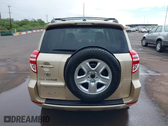 2010 Toyota RAV4 Limited z VIN JTMYK4DV0AD004537, wystawiony jako IAAI lot #40428467 z przebiegiem 77 589 mil mil oraz . Historia ofert i sprzedaży dostępna na DreamBid. Obrazek 17.