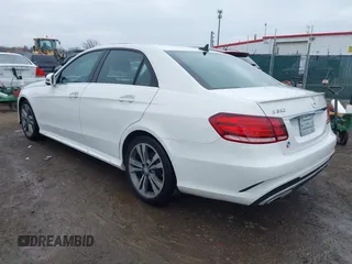 2015 Mercedes-Benz E 350 Luxury with VIN WDDHF8JB1FB105424, listed as a IAAI auction lot 42007986 with 122,308 mi miles and . Bid and sale history available at DreamBid. Image 3.