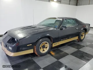1985 Chevrolet Camaro Z28 Sport with VIN 1G1FP87H6FL474129, listed as a Copart auction lot 45179835 with 63,618 mi miles and Clean Title. Bid and sale history available at carsss.com. Image 1.