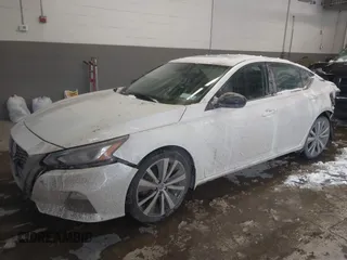2020 Nissan Altima SR with VIN 1N4AL4CV8LC141000, listed as a IAAI auction lot 41294853 with 39,466 mi miles and . Bid and sale history available at carsss.com. Image 2.