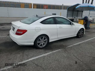 2013 Mercedes-Benz C 250 с VIN WDDGJ4HB3DG051259, выставлен на аукционе Copart как лот 64798525 с пробегом 80 760 миль миль и Чистый • Clean title. История ставок и продаж доступна на DreamBid. Изображение 3.